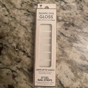 Dashing Diva Gloss 27 Gel nail strips. Color White canvas